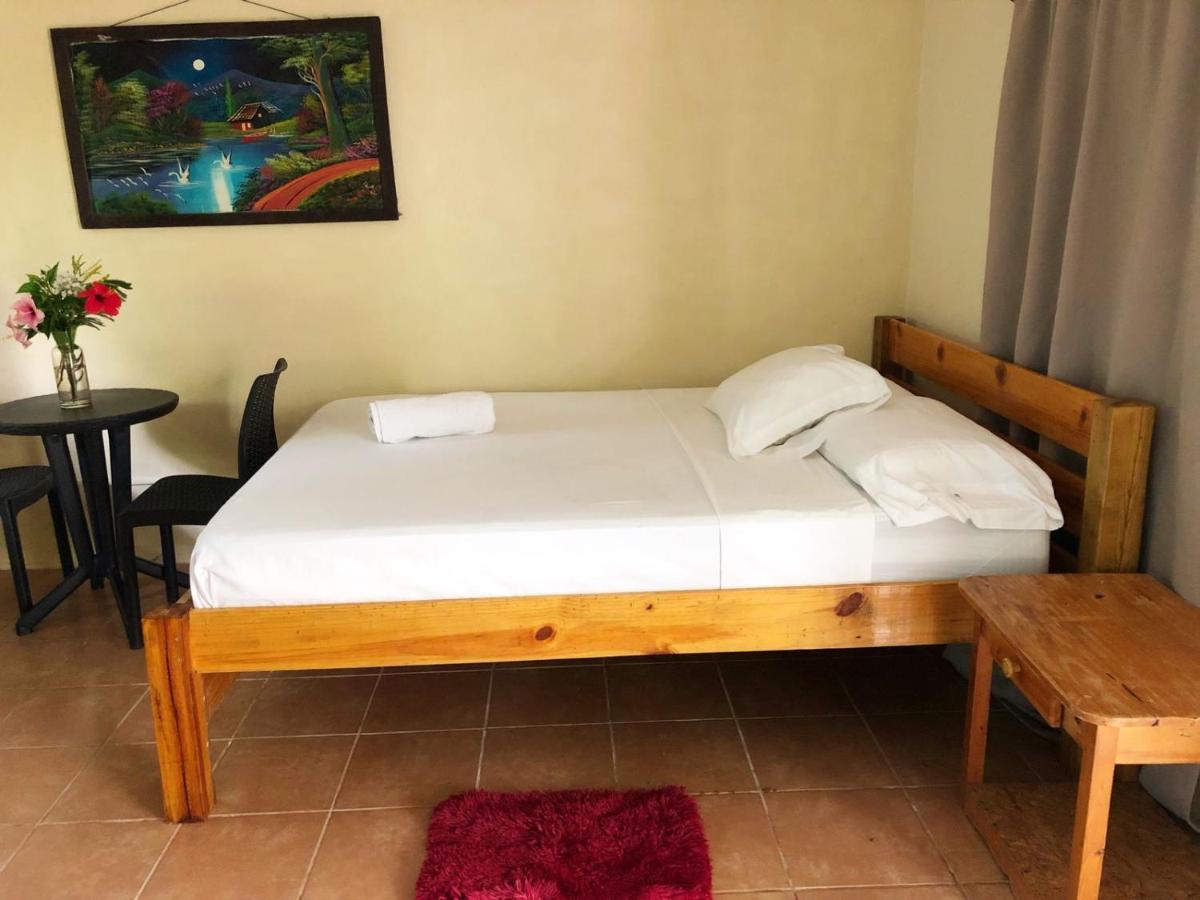 Sunshine Hotel 小玉米岛 外观 照片