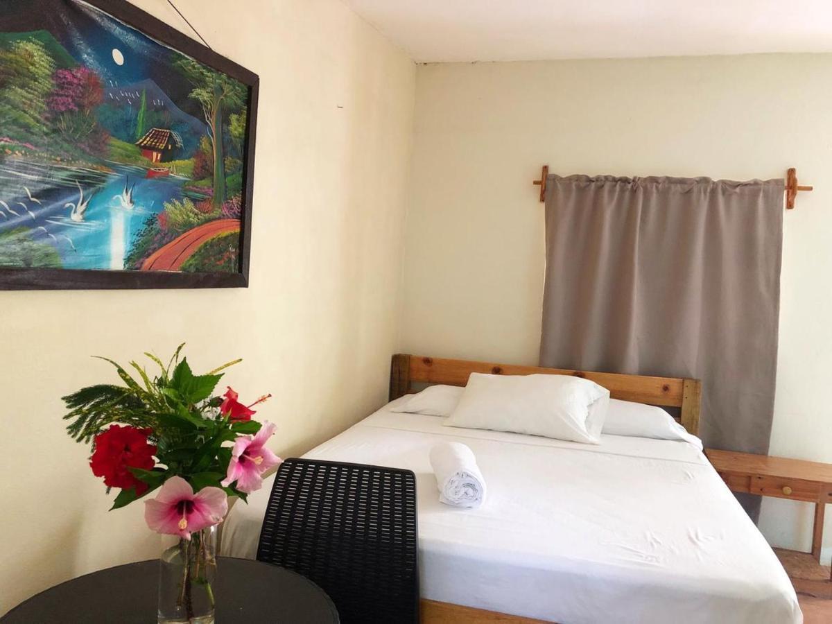Sunshine Hotel 小玉米岛 外观 照片